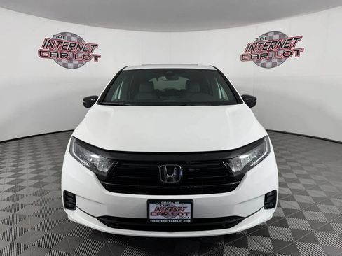 Used 2023 Honda Odyssey Sport image 2