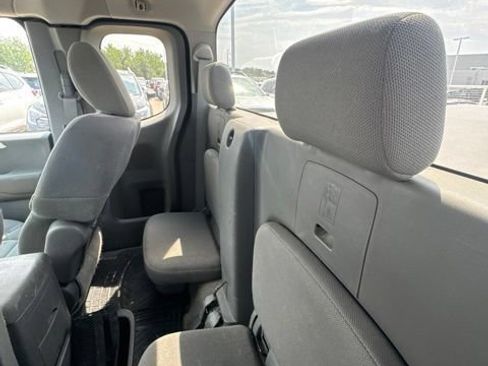 Used 2014 Nissan Frontier S RWD image 16