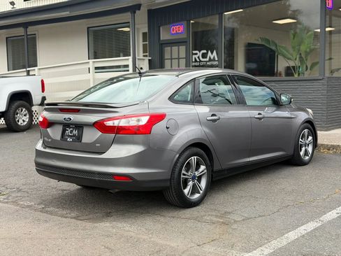 Used 2014 Ford Focus SE w/ SE Sport Package image 5