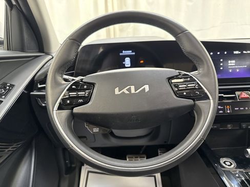 Certified 2023 Kia Niro EX Touring image 16