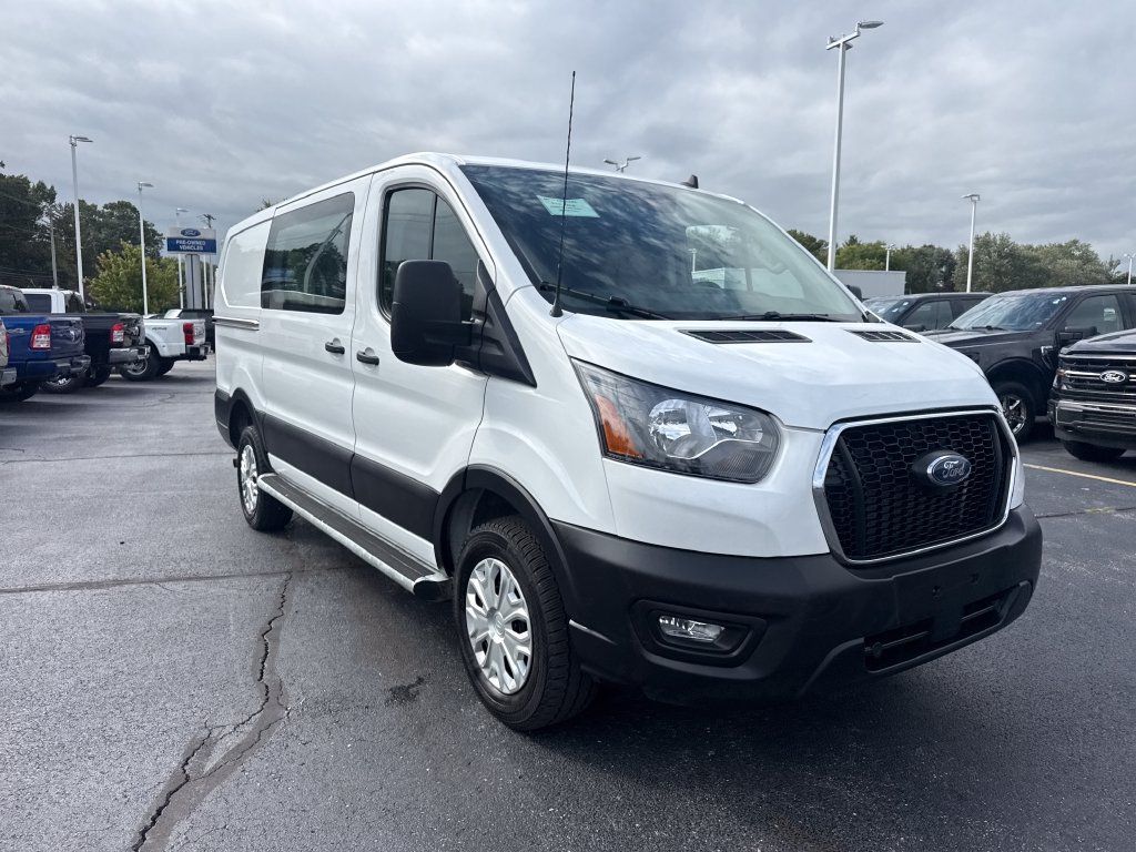 Used 2025 Ford Transit 250 Low Roof w/ Exterior Upgrade Package RWD image 4