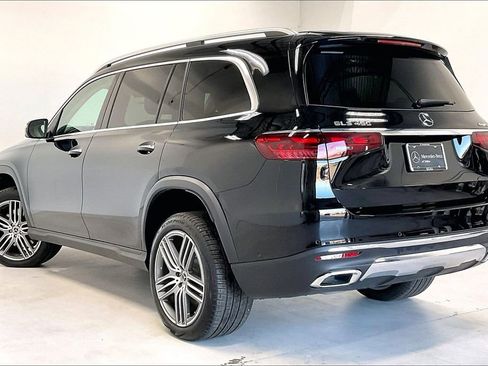 Used 2026 Mercedes-Benz GLS 450 4MATIC image 11