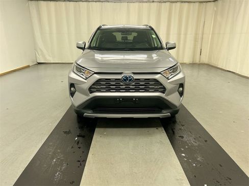 Used 2021 Toyota RAV4 Limited image 3