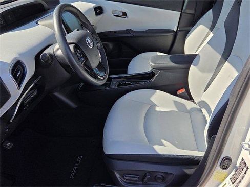 Used 2019 Toyota Prius Limited image 9