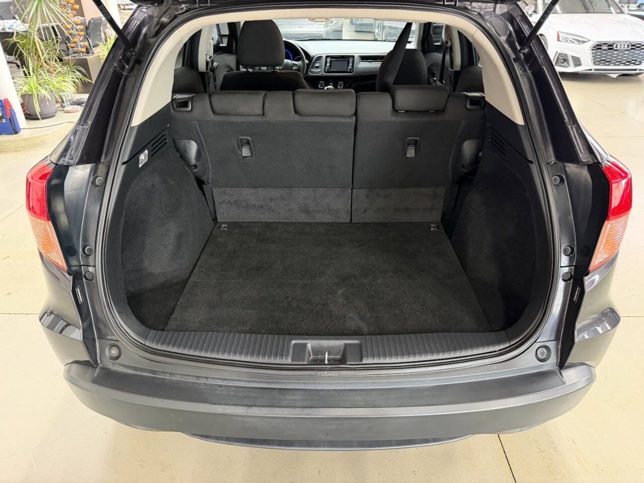 Used 2017 Honda HR-V LX image 9