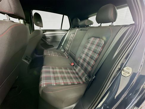 Used 2018 Volkswagen Golf 4-Door image 23