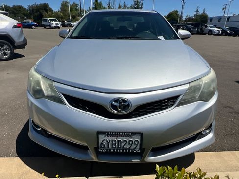 Used 2012 Toyota Camry SE FWD image 2