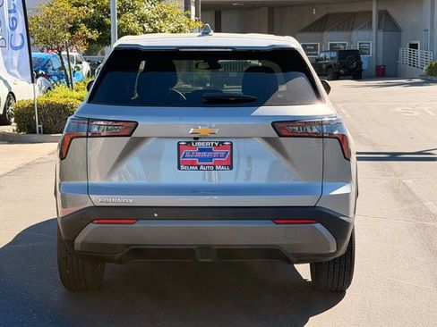 Used 2025 Chevrolet Equinox LT FWD image 6