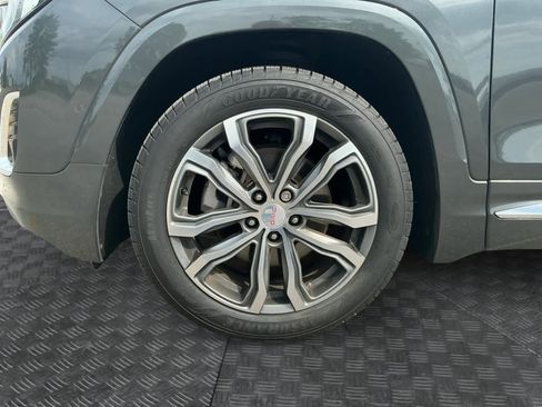 Used 2019 GMC Terrain Denali w/ Advanced Safety Package FWD image 14
