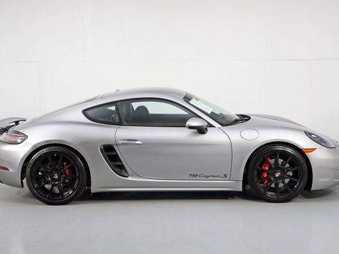 Used 2018 Porsche 718 Cayman S w/ Sport Chrono Package image 42
