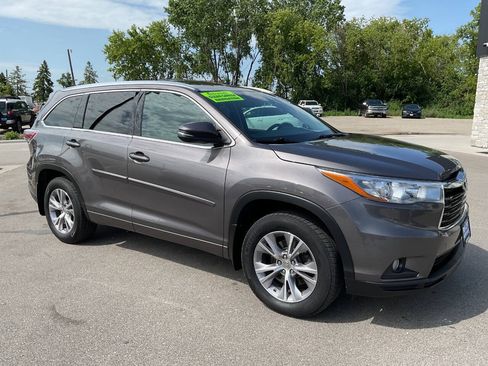 Used 2015 Toyota Highlander XLE AWD/4WD image 10