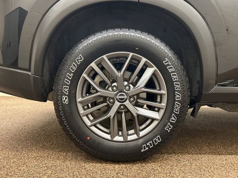 Used 2024 Nissan Rogue S image 26