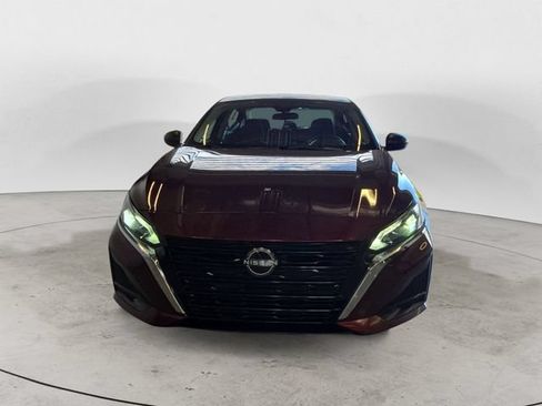 Used 2024 Nissan Altima 2.5 SV FWD image 2