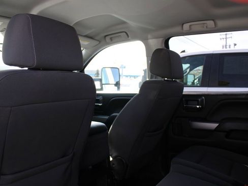 Used 2019 Chevrolet Silverado 2500 LT AWD/4WD image 16