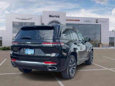 Used 2025 Jeep Grand Cherokee Overland w/ Luxury Tech Group IV AWD/4WD image 6