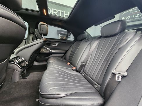 Used 2022 Mercedes-Benz S 500 4MATIC w/ AMG Line Package image 31