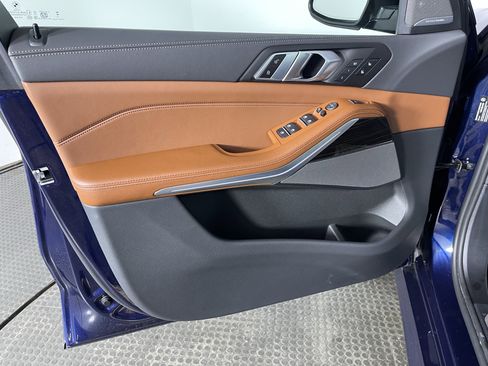 Certified 2025 BMW X5 xDrive40i image 9