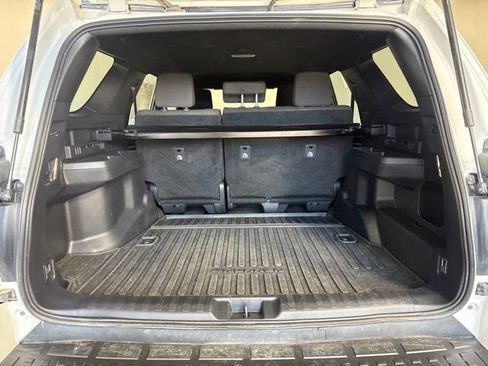 Used 2025 Toyota 4Runner SR5 AWD/4WD image 21