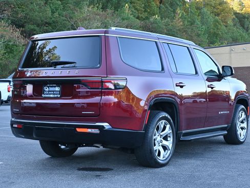 Used 2022 Jeep Wagoneer Series II image 9