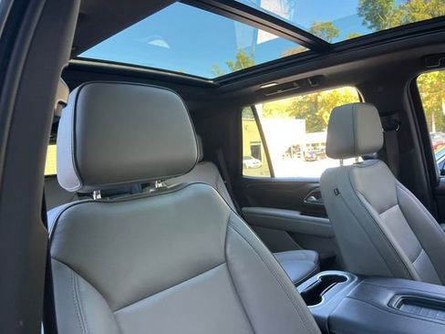 Used 2021 GMC Yukon SLT w/ SLT Premium Package image 41
