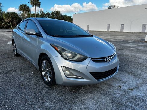Used 2014 Hyundai Elantra SE w/ Option Group 02 image 4