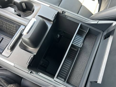 New 2025 Ford Expedition Platinum w/ Stealth Performance Package image 38