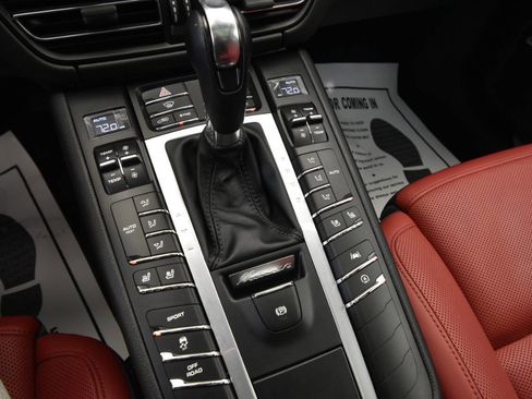 Used 2020 Porsche Macan S image 20