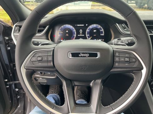 New 2025 Jeep Grand Cherokee L Laredo image 22