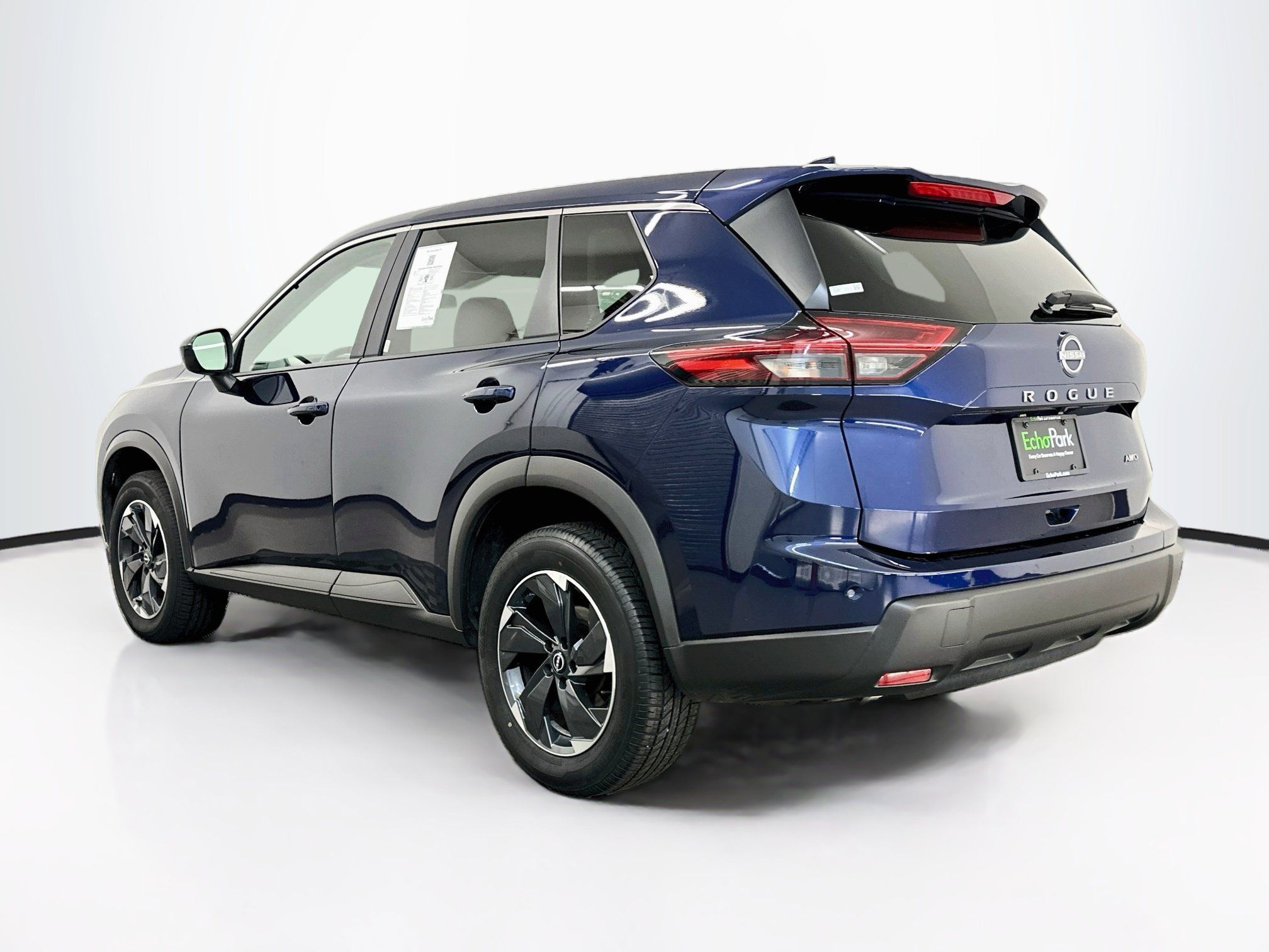 Used 2025 Nissan Rogue SV AWD/4WD image 5