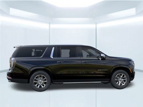 New 2026 Chevrolet Suburban Premier image 7