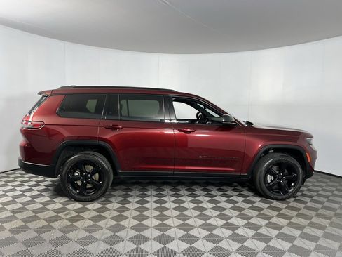 Used 2023 Jeep Grand Cherokee L Laredo image 7