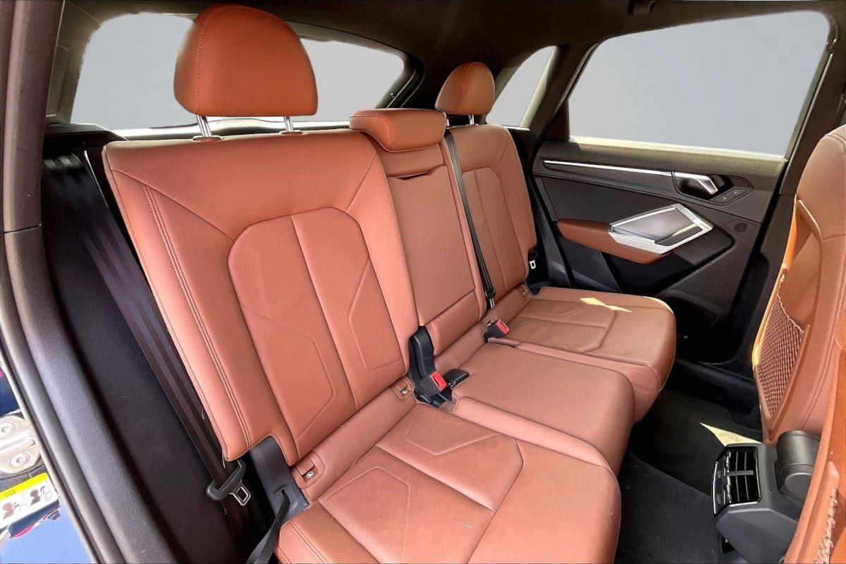 Used 2020 Audi Q3 2.0T Premium w/ Convenience Package AWD/4WD image 27