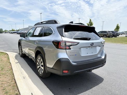 Certified 2025 Subaru Outback Premium w/ Popular Package #1A AWD/4WD image 6