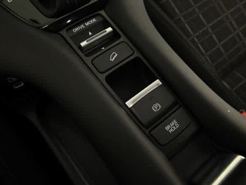 Used 2024 Honda HR-V LX image 25