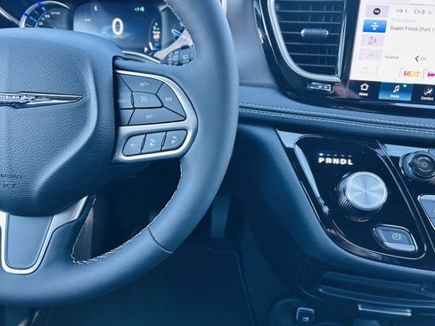 New 2026 Chrysler Pacifica Select w/ Quick Order Package 2EV image 20