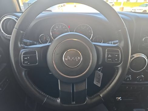 Used 2015 Jeep Wrangler Unlimited Sahara AWD/4WD image 14