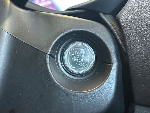 Certified 2023 Jeep Renegade Latitude AWD/4WD image 23