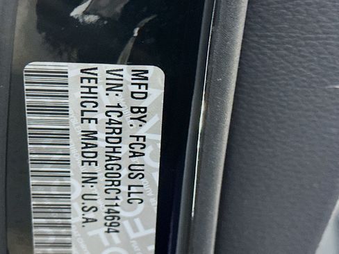 Used 2024 Dodge Durango SXT image 12