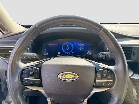 Used 2023 Ford Explorer Platinum w/ Technology Package image 13