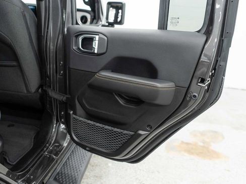 Used 2025 Jeep Wrangler Unlimited Sahara w/ Safety Group AWD/4WD image 25