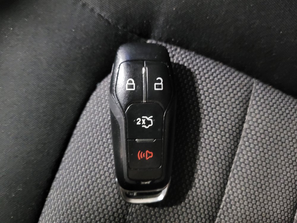 Used 2016 Ford Edge SE FWD image 32