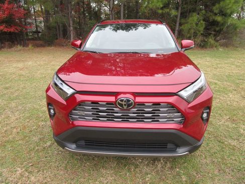 Used 2025 Toyota RAV4 Limited image 4