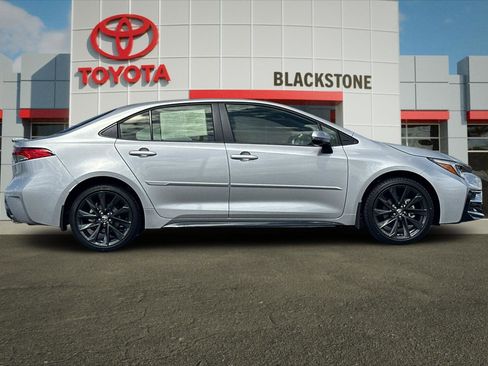 Certified 2026 Toyota Corolla SE FWD image 2