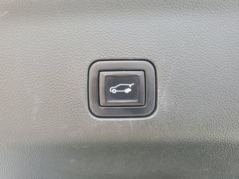 Used 2022 Chevrolet Tahoe LT w/ Luxury Package RWD image 10