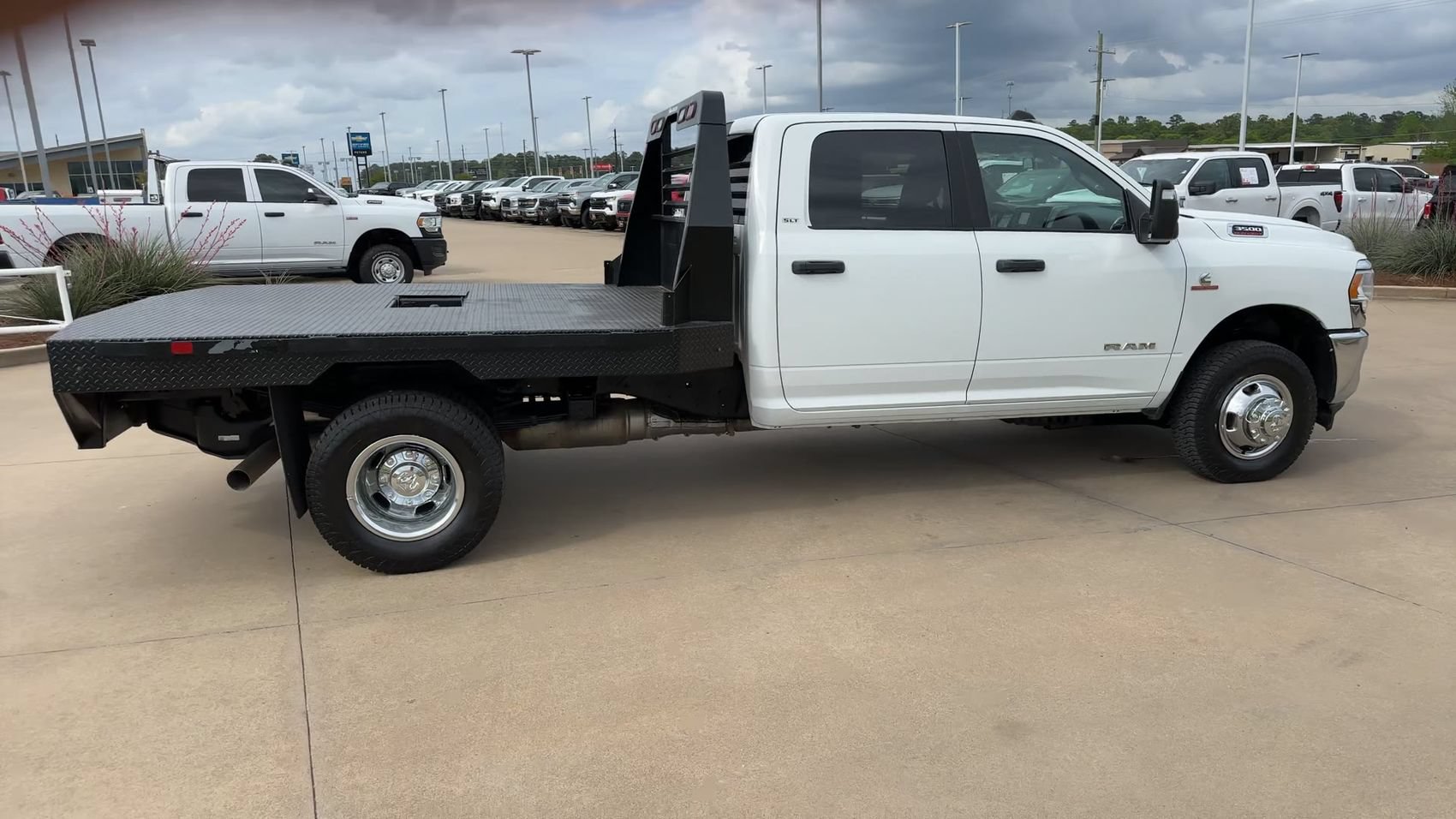Used 2024 RAM 3500 SLT w/ Quick Order Package 2YG SLT AWD/4WD image 9