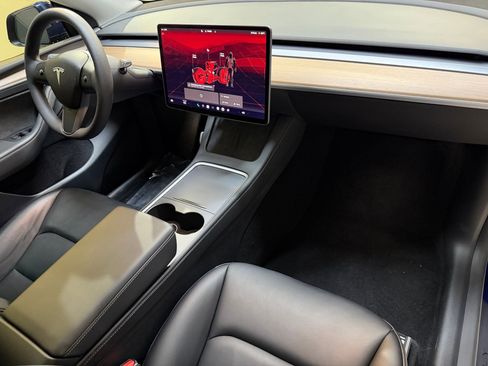 Used 2023 Tesla Model Y Performance image 46