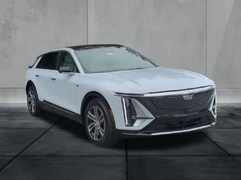 New 2026 Cadillac Lyriq Luxury RWD image 5