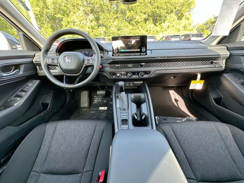 Used 2023 Honda Accord EX image 2