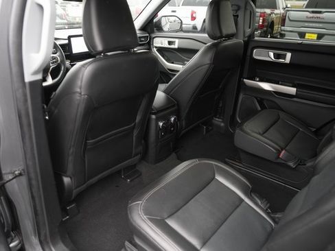 Certified 2022 Ford Explorer Limited w/ Equipment Group 301A image 11