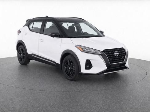 Used 2023 Nissan Kicks SR FWD image 19